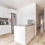 Seabreeze - Your Beachside Getaway By Lisbeyond אלג'זור