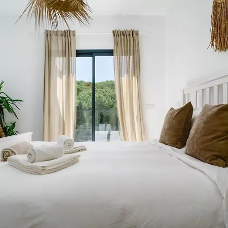 Apartment Seabreeze - Your Beachside Getaway *