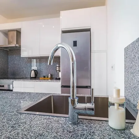 Seabreeze - Your Beachside Getaway Apartment