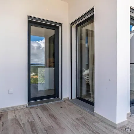 Apartment Seabreeze - Your Beachside Getaway *