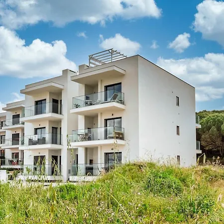Seabreeze - Your Beachside Getaway *