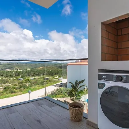 Apartment Seabreeze - Your Beachside Getaway *