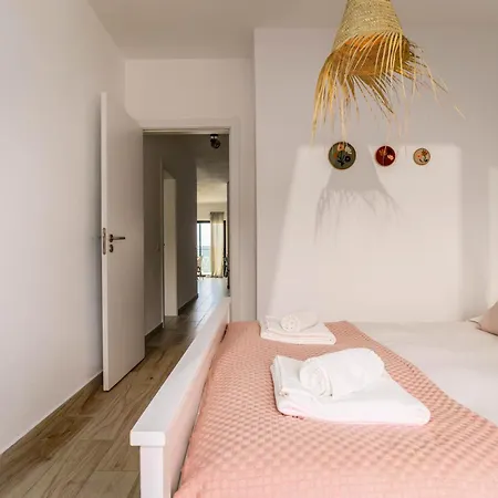 Seabreeze - Your Beachside Getaway By Lisbeyond דירה *