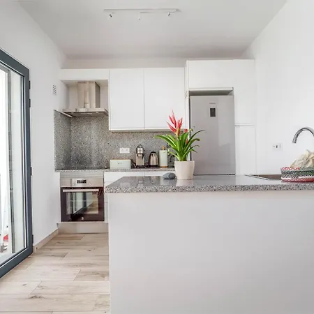 Seabreeze - Your Beachside Getaway By Lisbeyond Daire *