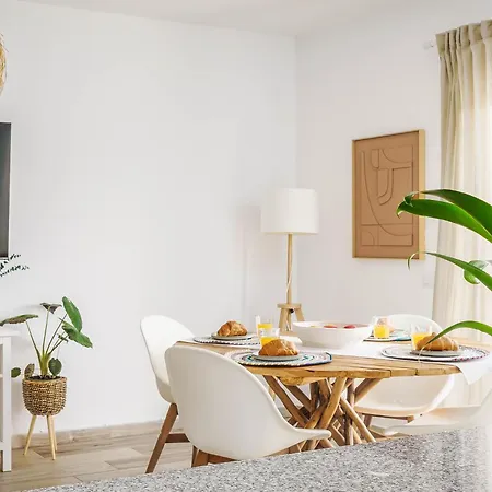 Seabreeze - Your Beachside Getaway