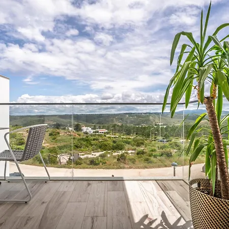 Seabreeze - Your Beachside Getaway By Lisbeyond Apartment